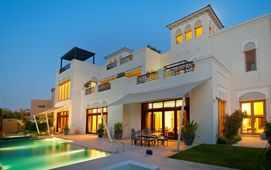 Where to Find Top Large Family Holiday Homes in UAE?