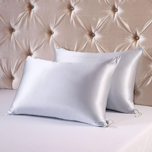 Keep Your Skin Hydrated During the Summer with Silk Pillowcases