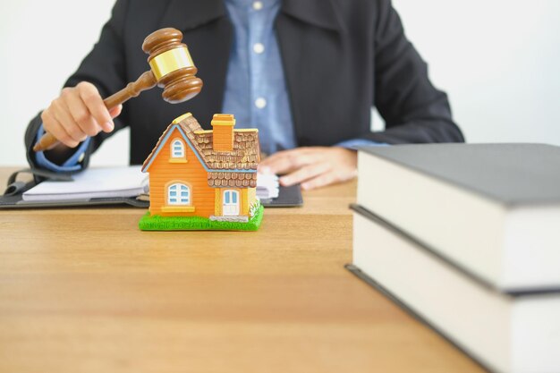 real estate lawyer