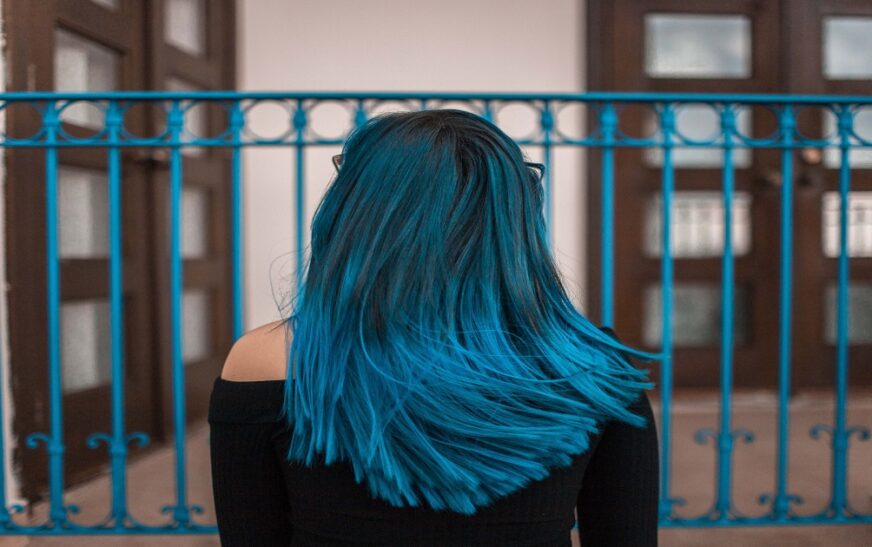 Why Women Use Midnight Blue Hair Dye to look Perfect in 2024?